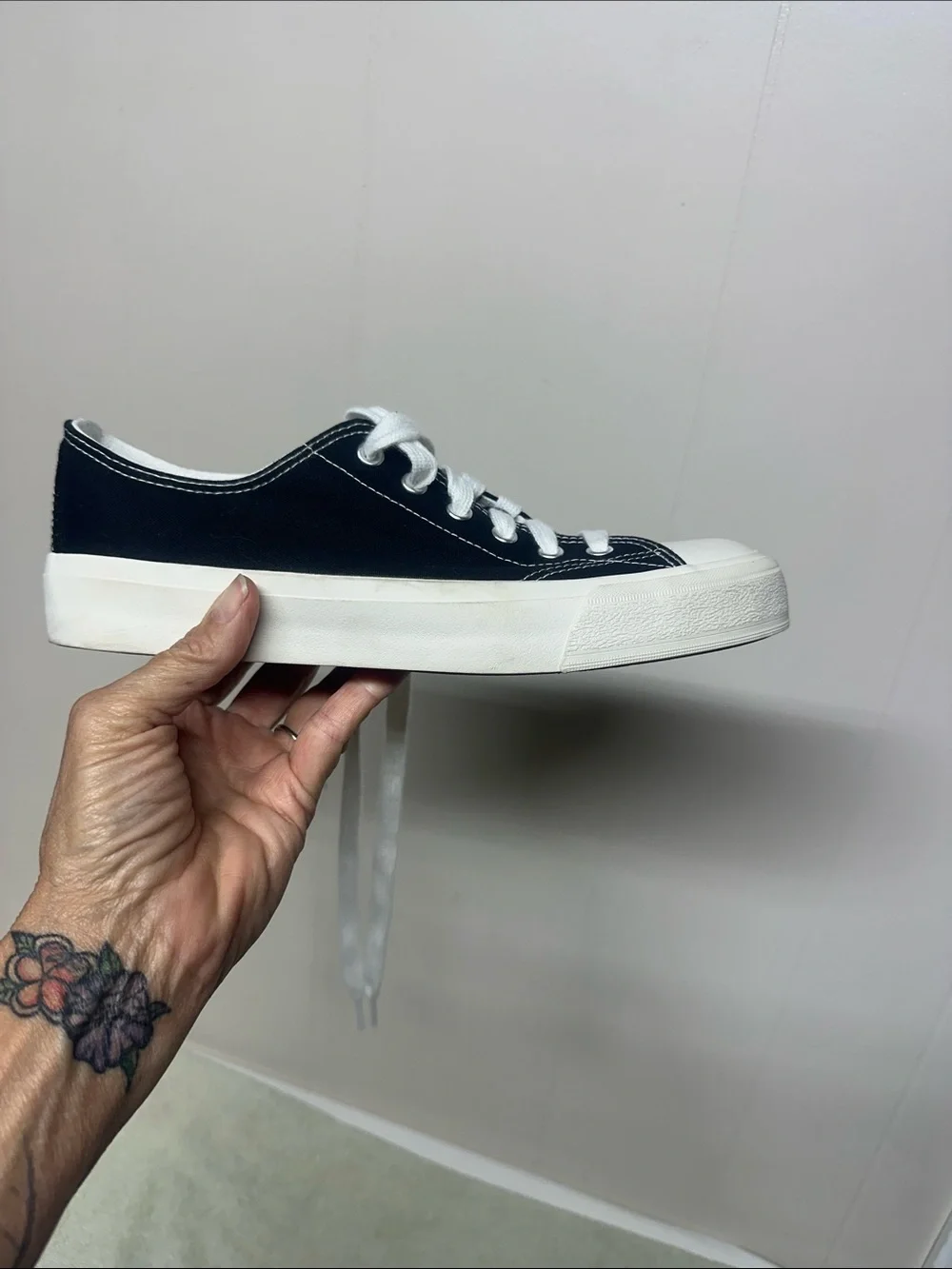 No Boundaries Black Canvas Low-Top Lace-Up Sneakers